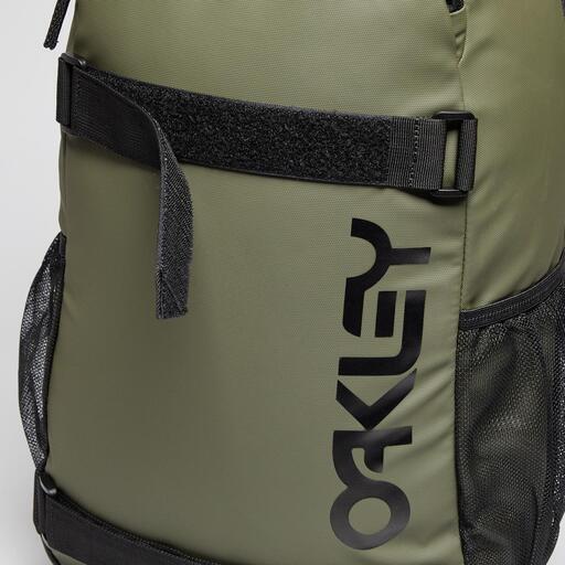  Oakley, brucoš