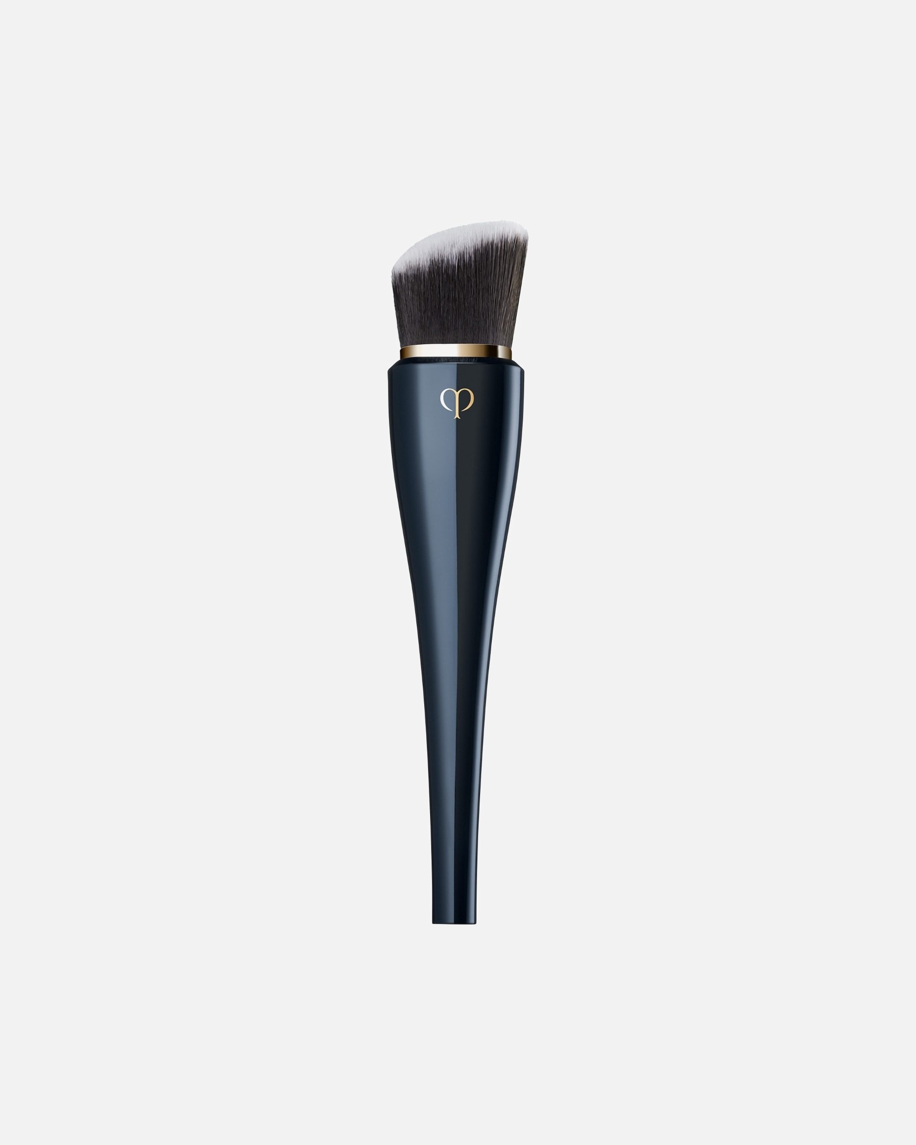 „Clé de Peau Beauté“ makiažo pagrindo šepetėlis, „High Coverage Foundation“ šepetėlis – 1 vnt