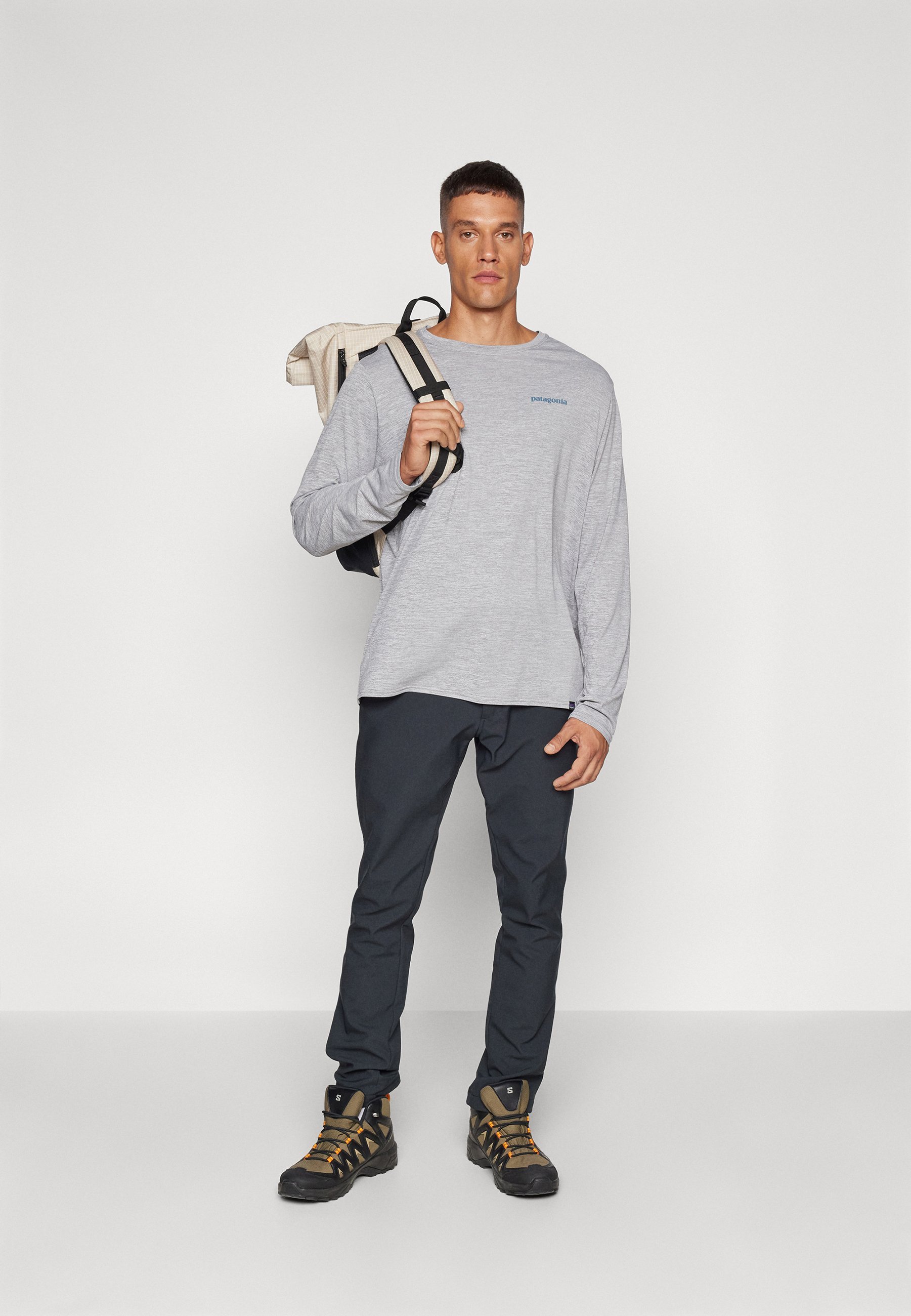 Patagonia DAILY GRAPHIC WATERS – Langarmshirt – Abaloneblau/Federgrau