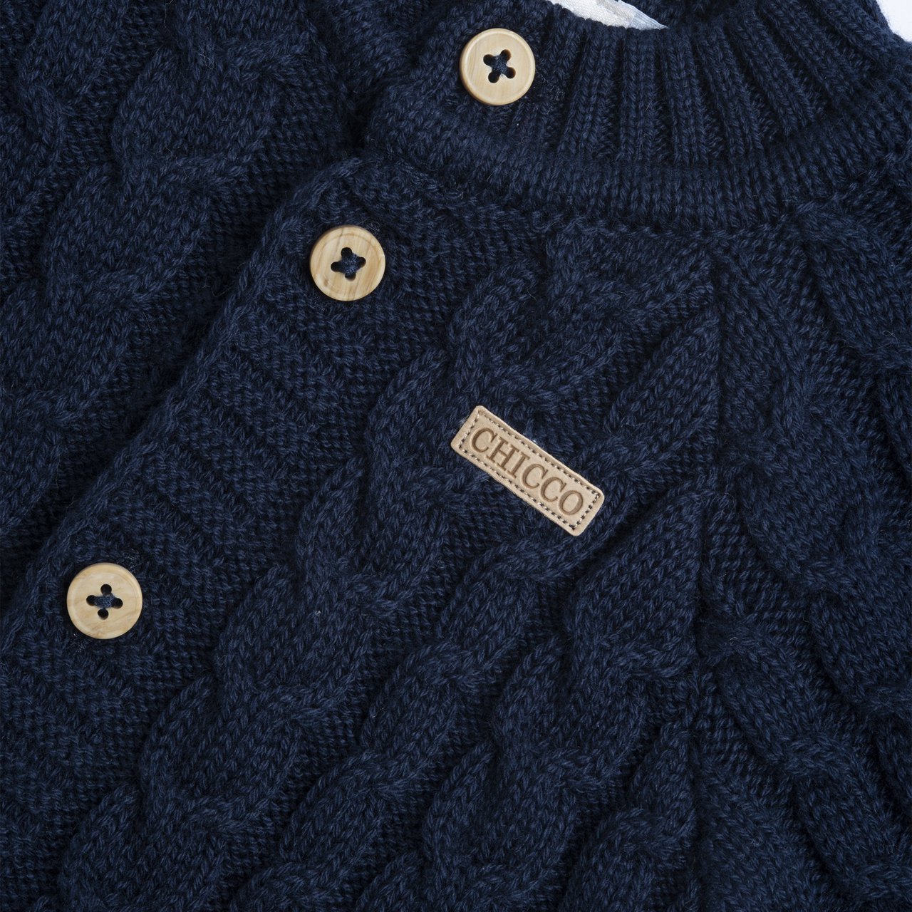 Cardigan tricotat împletit