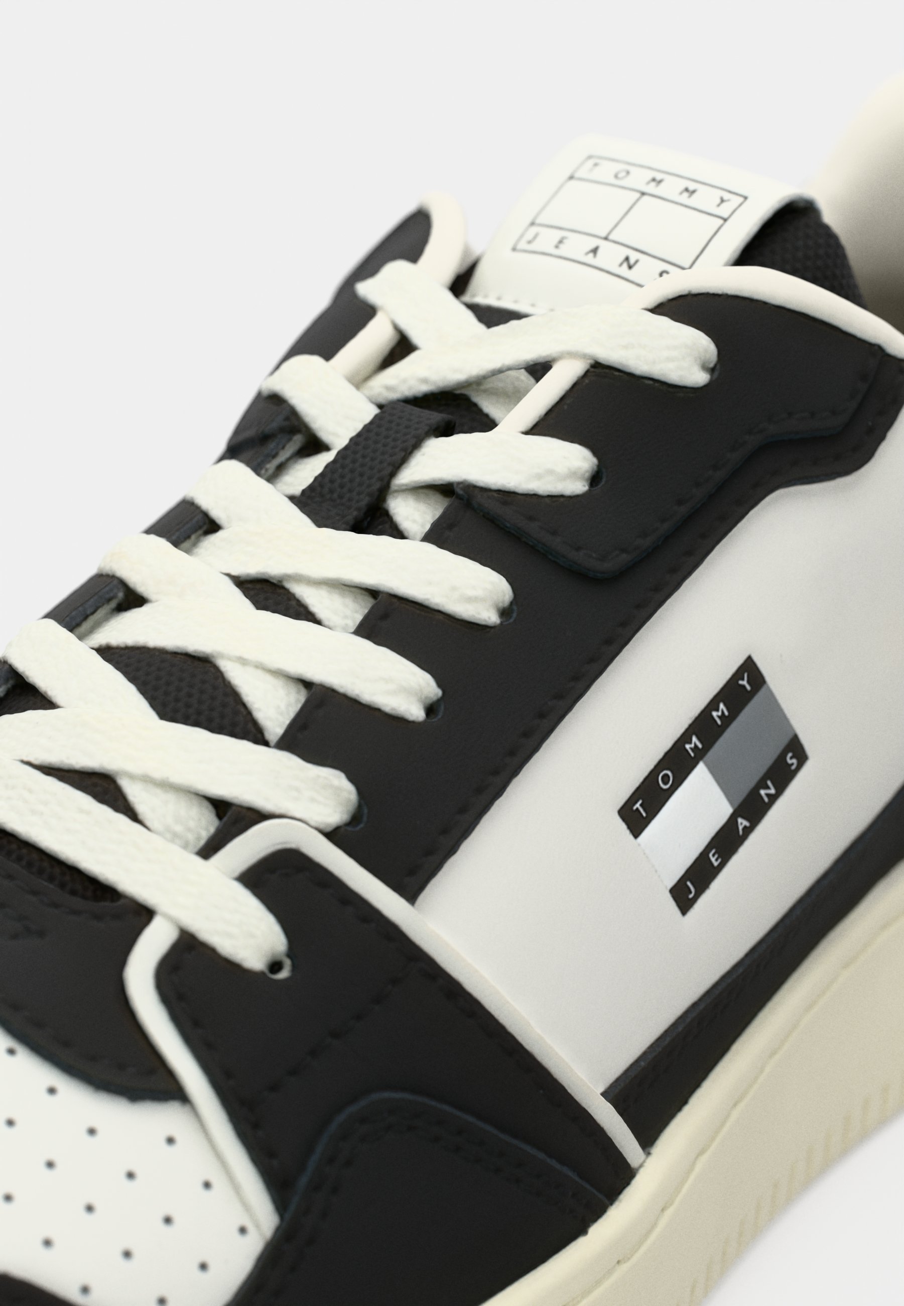 Tommy Jeans RETRO BASKET - Sneakers - zwart