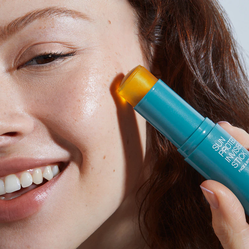 KIKO Milano Sun Protection Invisible Stick: beschermende en hydraterende stick voor gezicht en lichaam