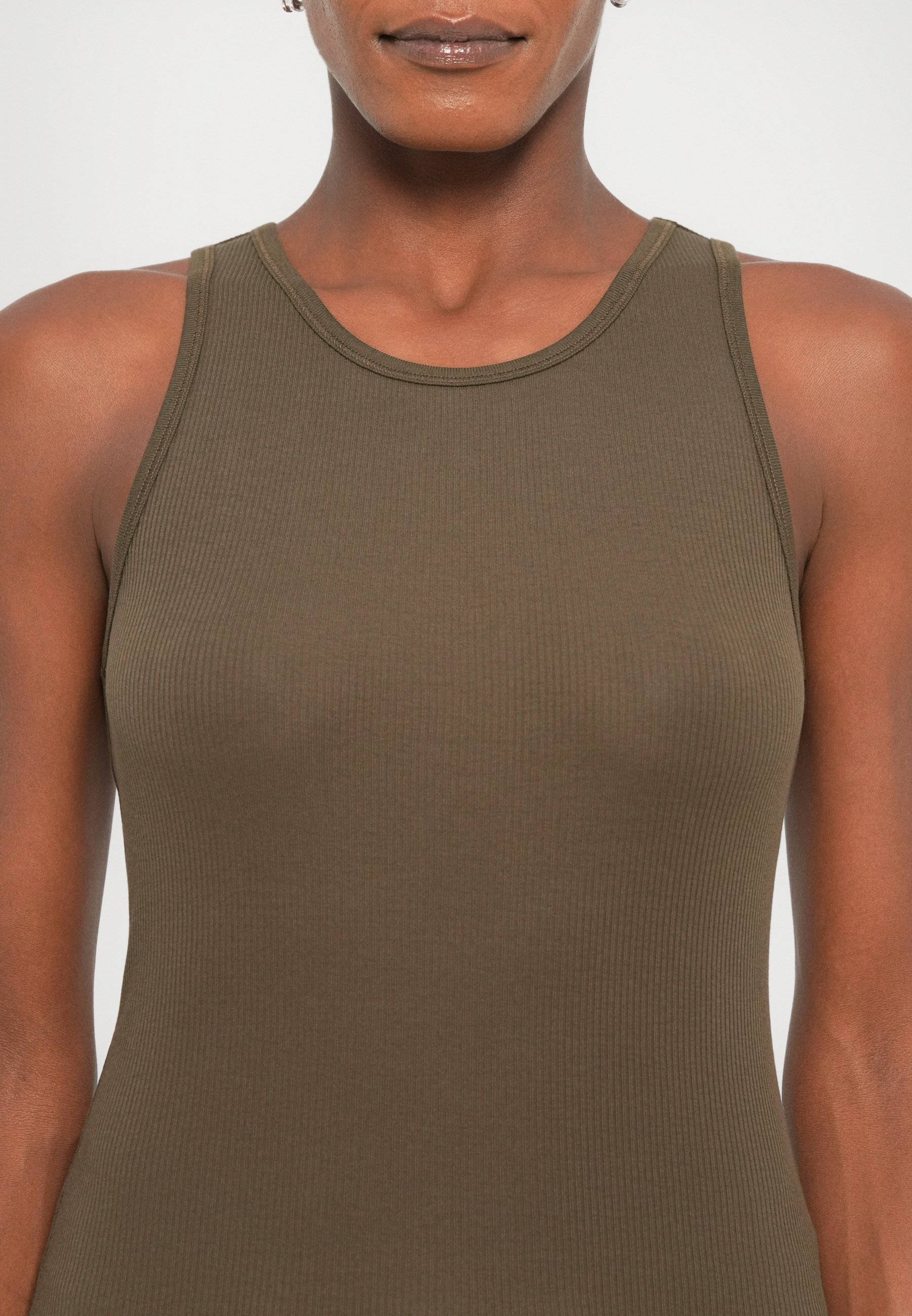 Filippa K FINE TANK - Top - dark khaki