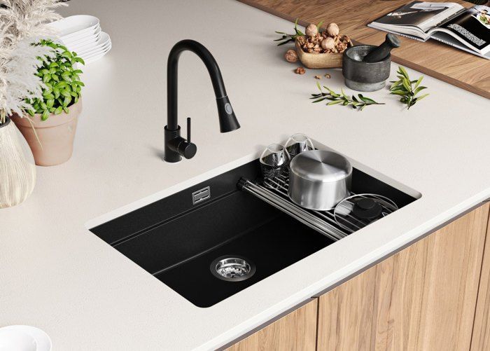 Evier Sous Plan 76x47cm, Evier en Granit 1 bac + Kit de Vidage + Accessoire Prague de Primagran Tout Noir