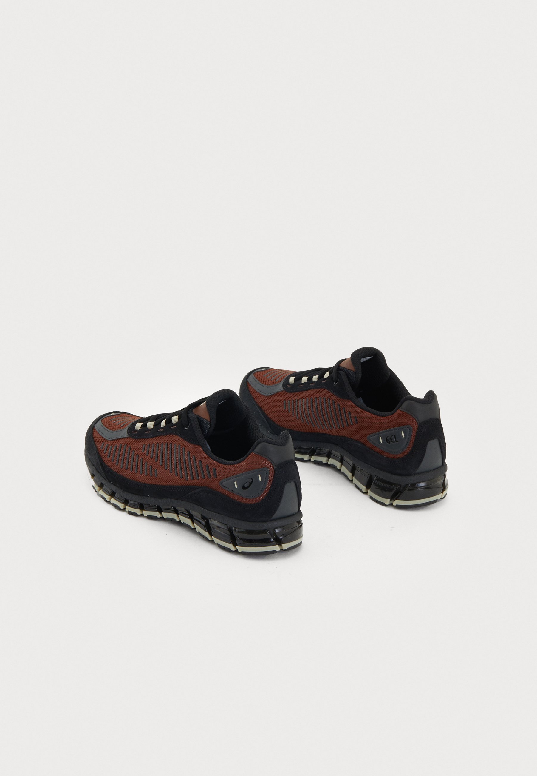ASICS SportStyle GEL-QUANTUM 360 I AMP UNISEX - Sneakers - roodbruin/zwart