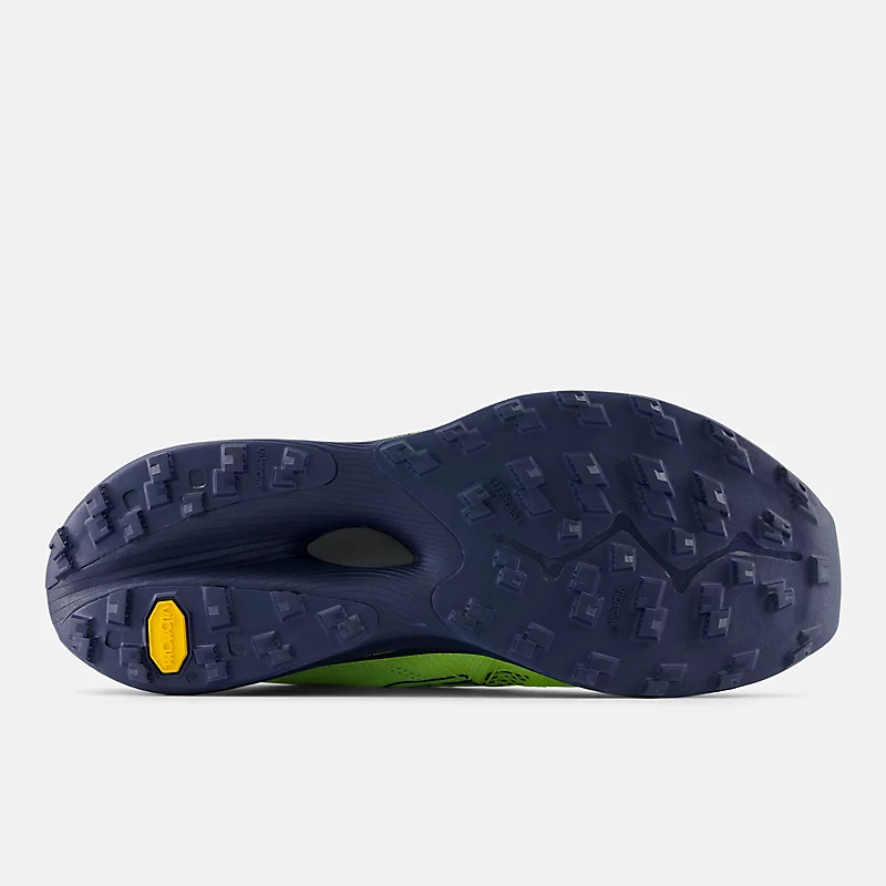 FuelCell SuperComp Trailrunning-Schuhe für Herren in gebleichtem Limettengrün mit Marineblau und Teebaum
