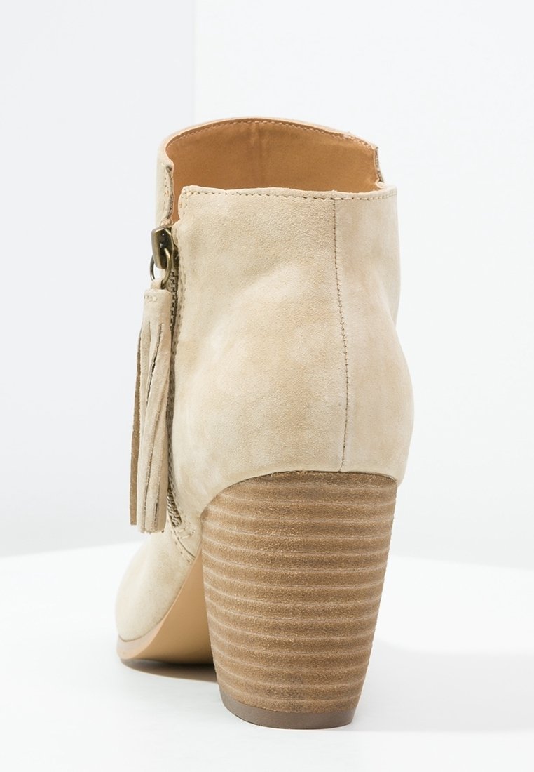 Pier One enkellaarsjes - beige