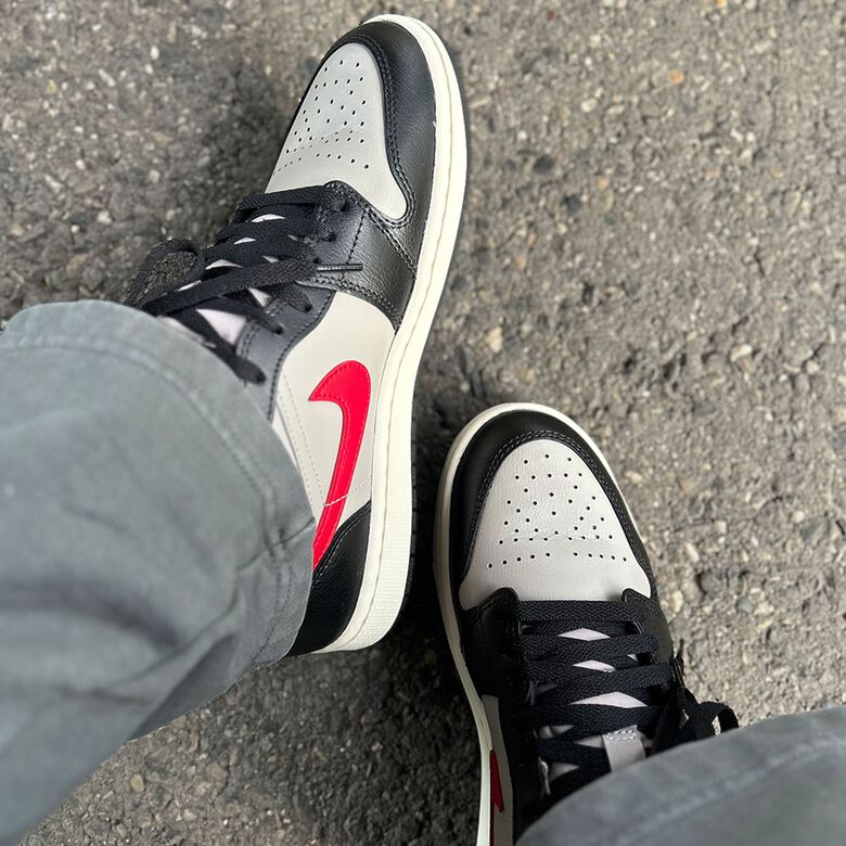 Dam Air Jordan 1 Mid