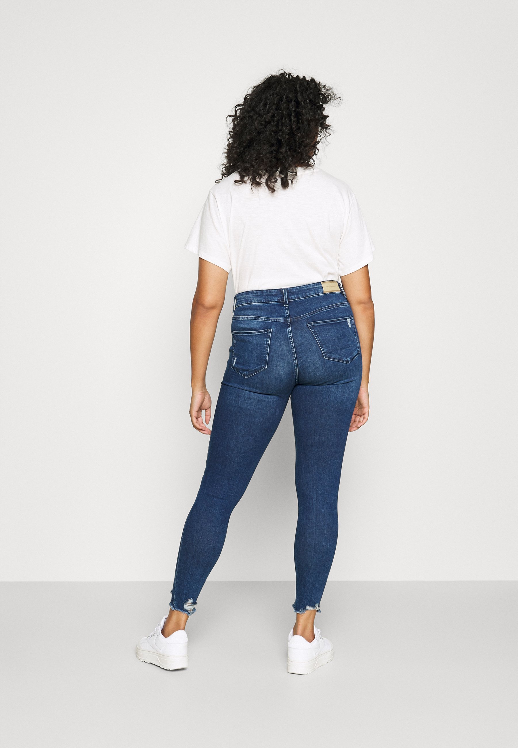 ONLY Carmakoma CARWILLY LIFE - Skinny Fit jeans - donkerblauwe denim