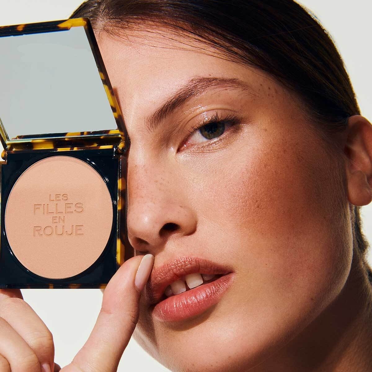 Les Filles en Rouje Bronzer La Poudre Bonne Mine – Sable Doré – 8 g