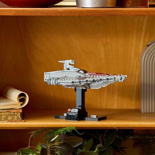 LEGO Star Wars 75404 Napadalna ladja razreda Acclamator
