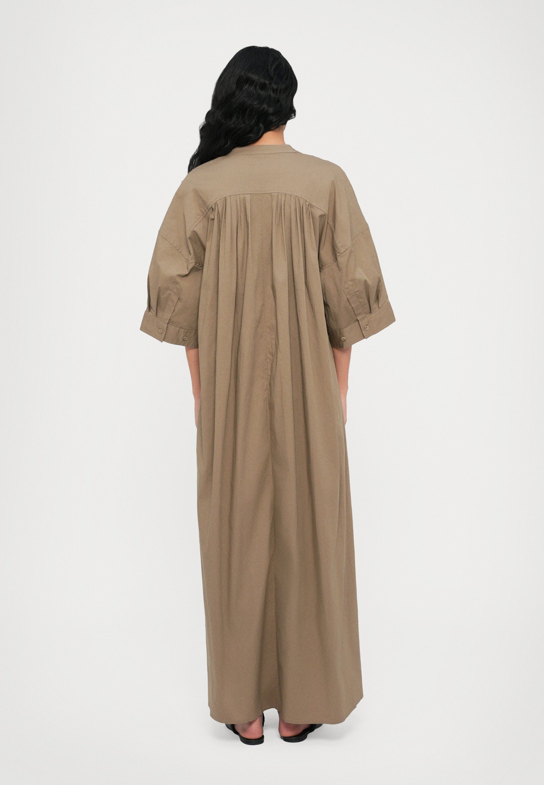 STAUD ENZO MAXI JURK - Overhemdjurk - taupe