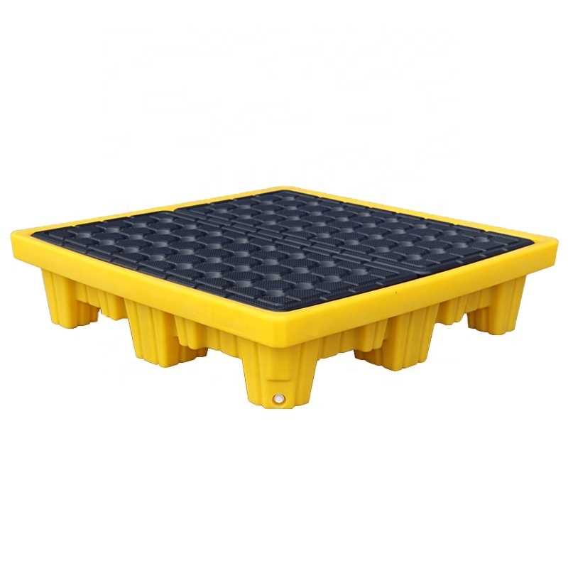 Palets Stekellin Safe Warehouse para la contención de derrames, con capacidad para 4 bidones de aceite.
