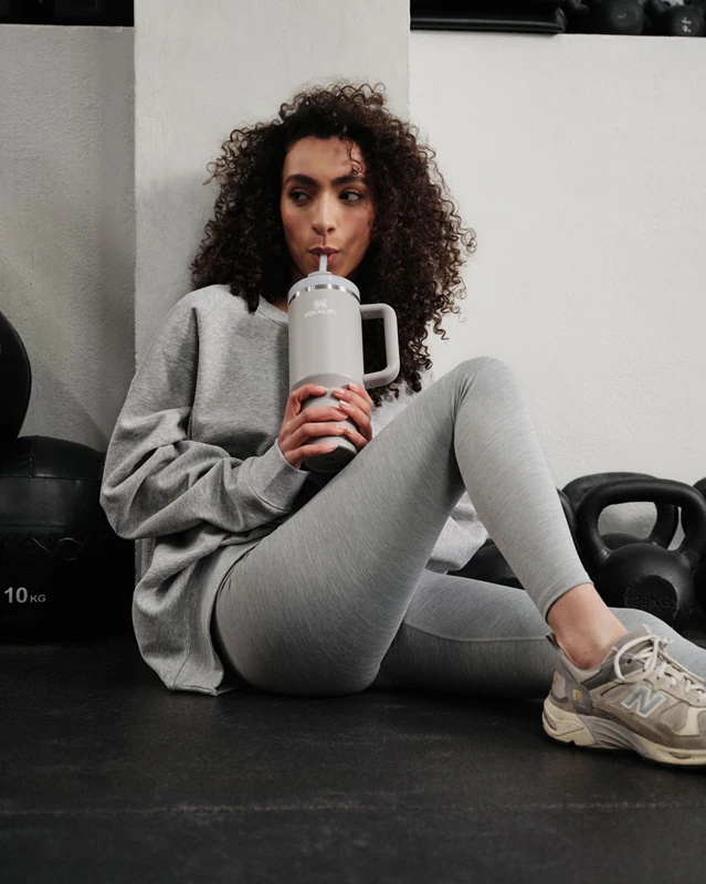 Stanley Quencher H2.O FlowState™ nerūdijančio plieno puodelis su šiaudeliu, didelis