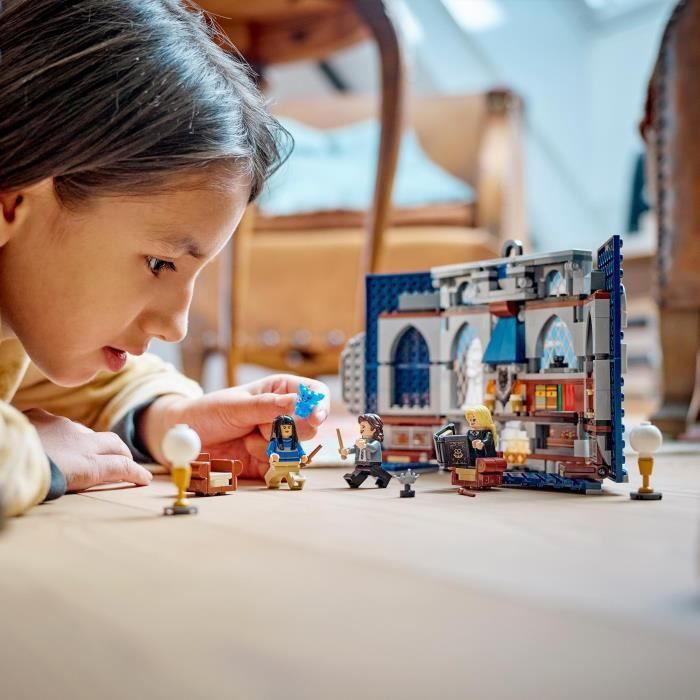 LEGO® Harry Potter 76411 Brasão da Casa Corvinal, Brinquedo com 3 Minifiguras e Decoração de Hogwarts