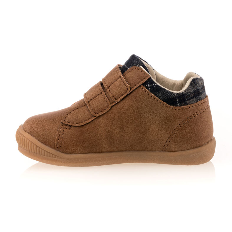 Brune basketballer / joggesko babygutt