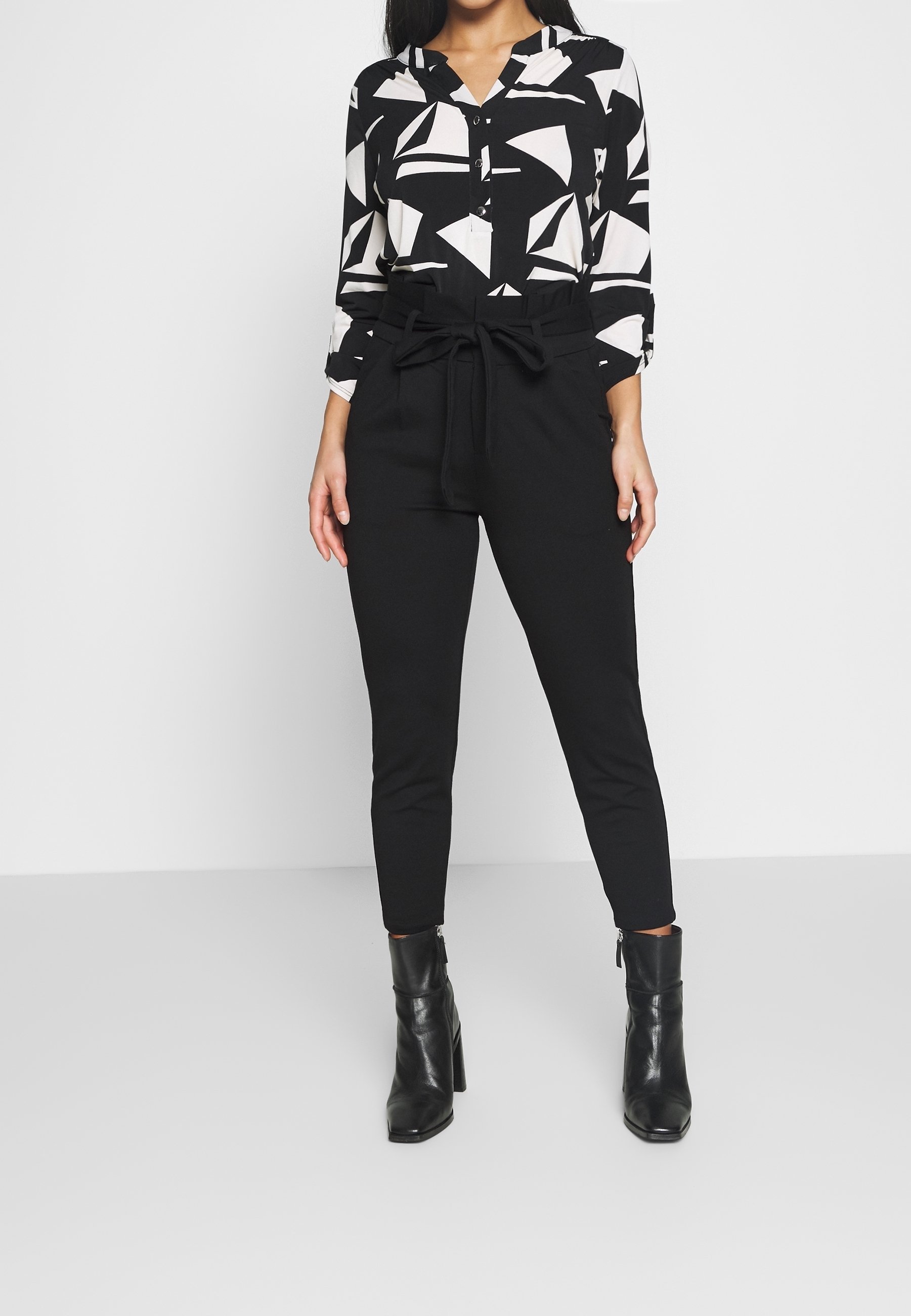 Pantaloni Vero Moda Petite - neri
