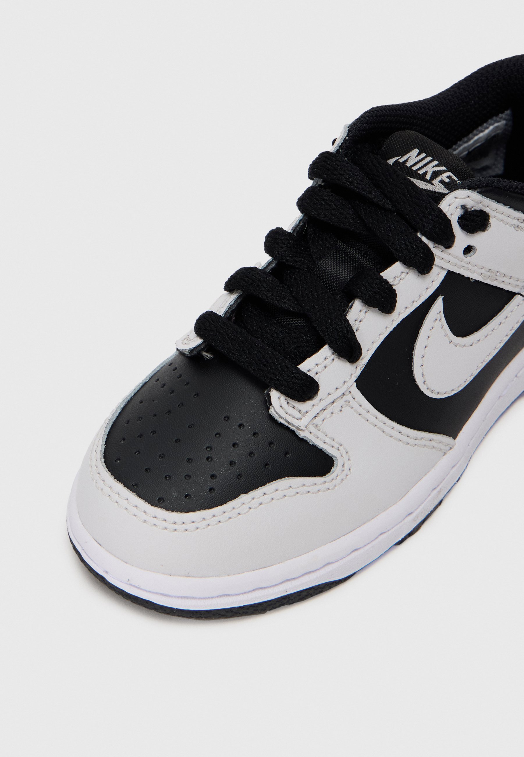 Nike Sportswear DUNK LOW UNISEX - Scarpe da ginnastica - nero/color platino/bianco