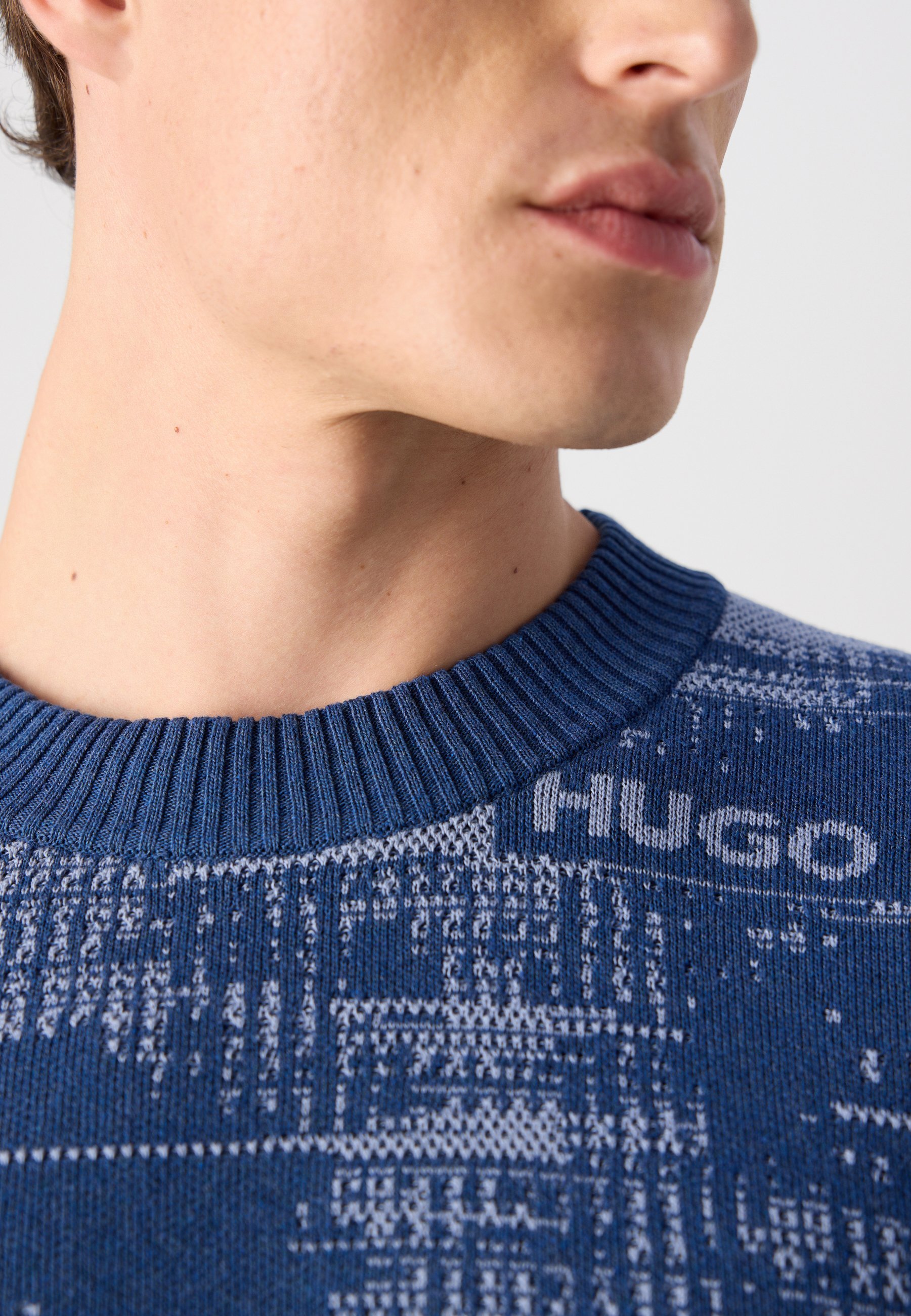 HUGO SORBAS - Trui - marineblauw