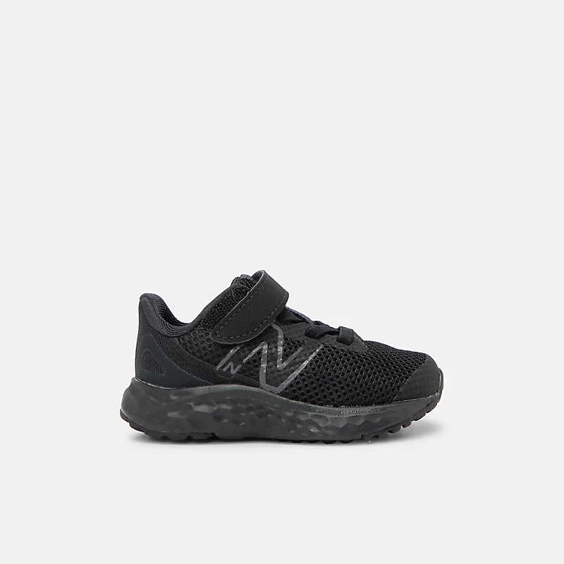 Enfant Fresh Foam Arishi v4 Bungee Lace z górnym paskiem - Czarny