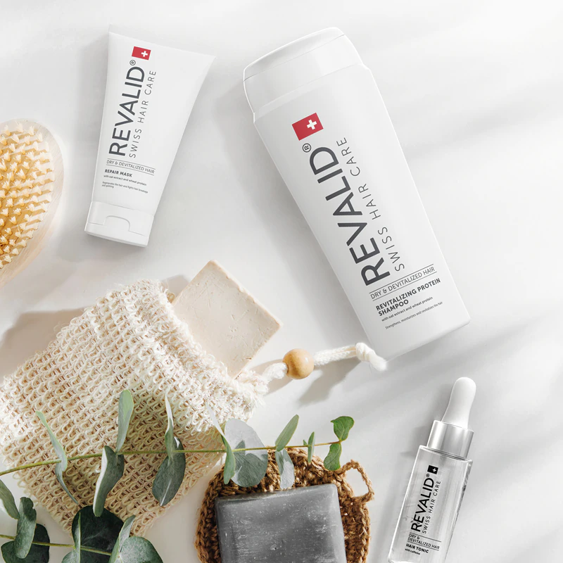 Revalid Hair Tonic, um tônico energizante com cafeína para estimular o crescimento capilar.