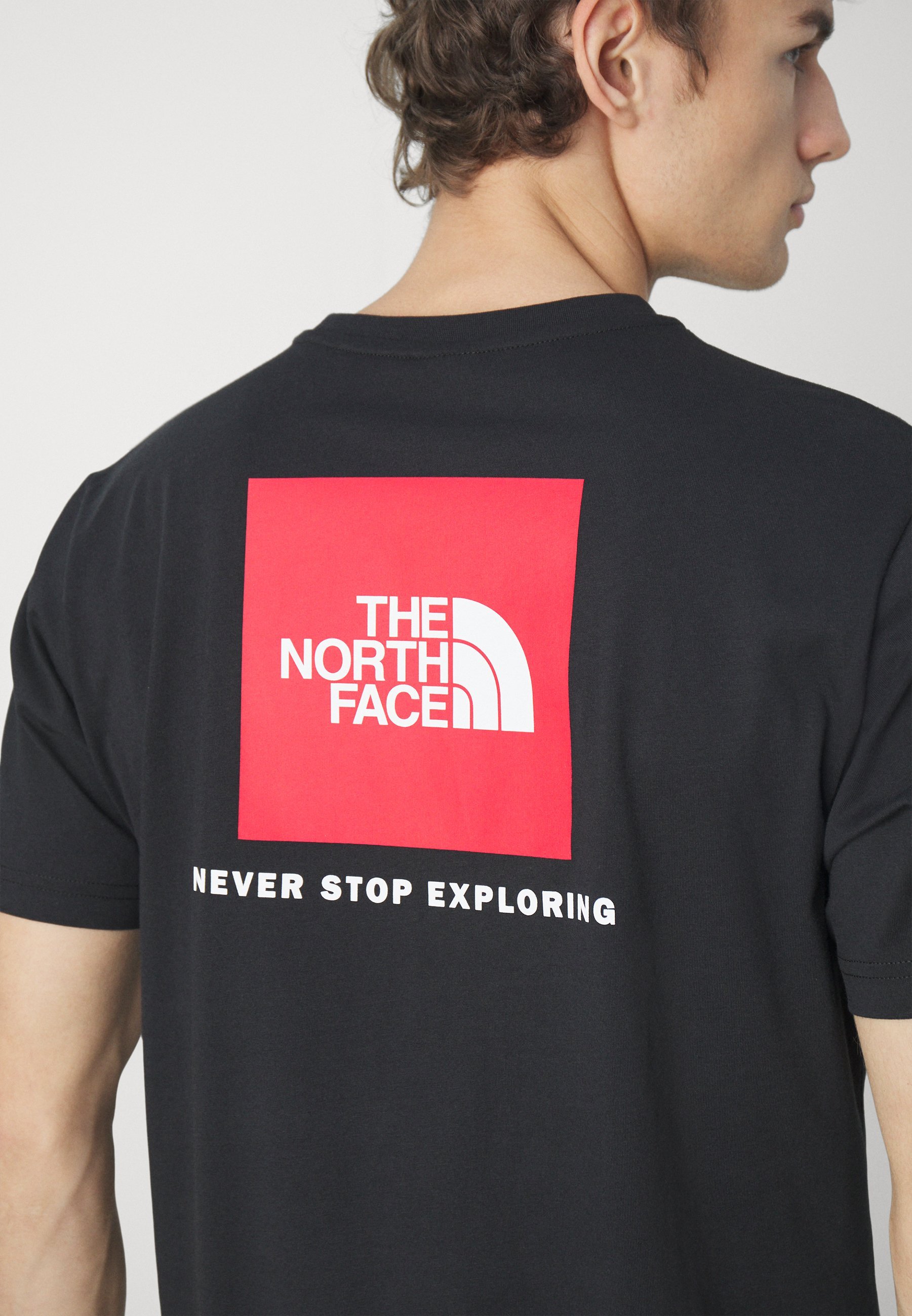 The North Face M SS BOX NSE TEE - T-shirt met print - zwart