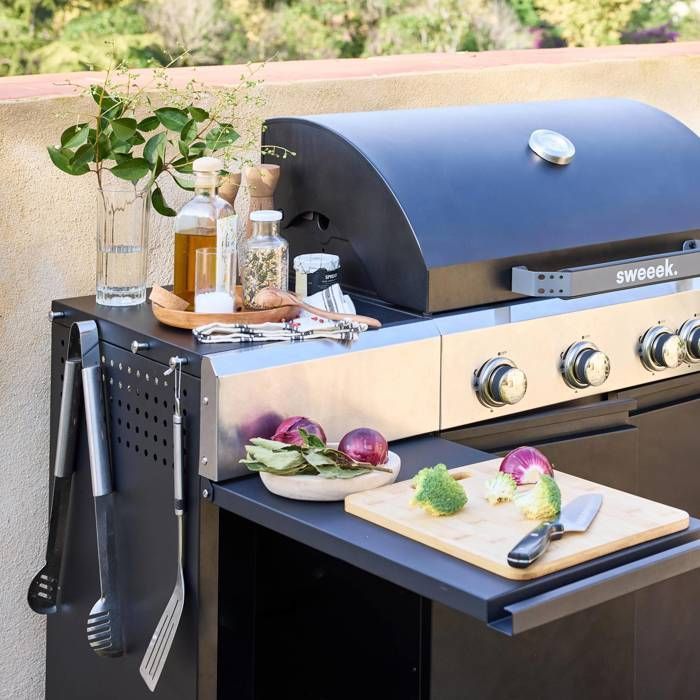 Barbecue a gas MAXIM a 4 bruciatori + 1 fornello laterale, cucina da esterno con ruote, ripiani e termometro.