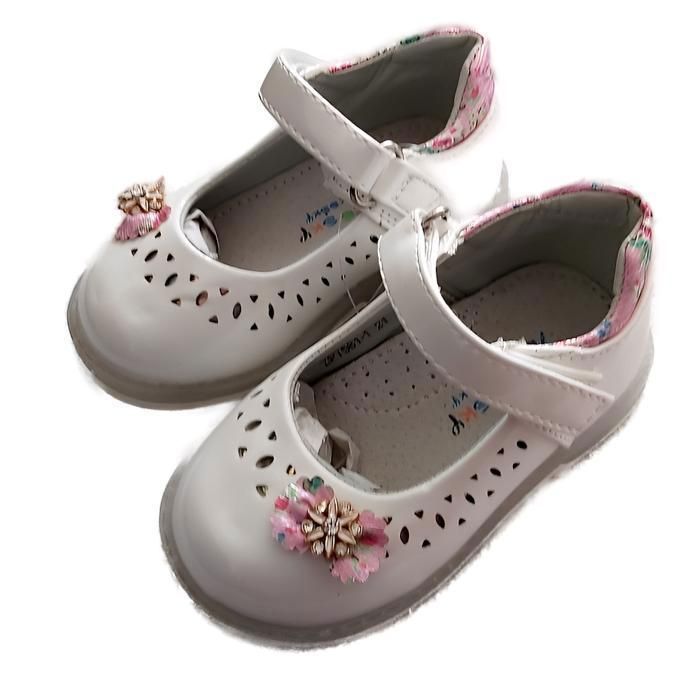 Chaussures - Enfant - Fille - Salomés - Babies - Cuir - Verni - Ivoire - Motif Fleur - Pointure du 21 au 26