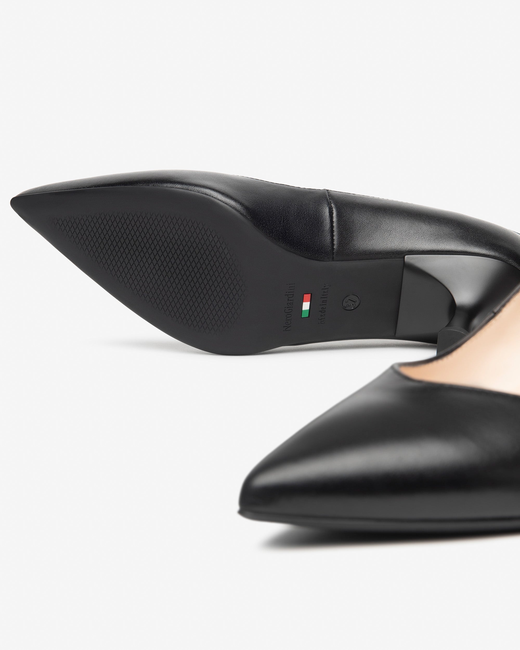  Damen-Pumps aus Leder