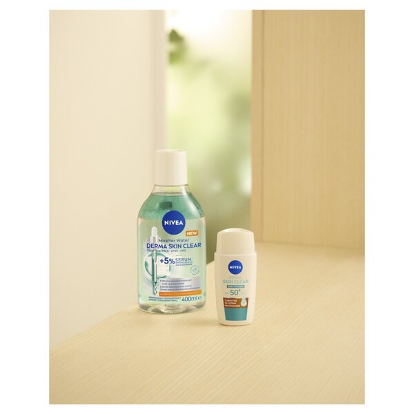 Fluido Diário Anti-UV Nivea Derma Skin Clear<br>40ml