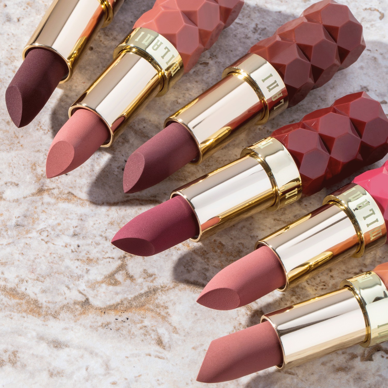 Milani lūpu krāsa Color Fetish matēta, tumši brūna - 4 g