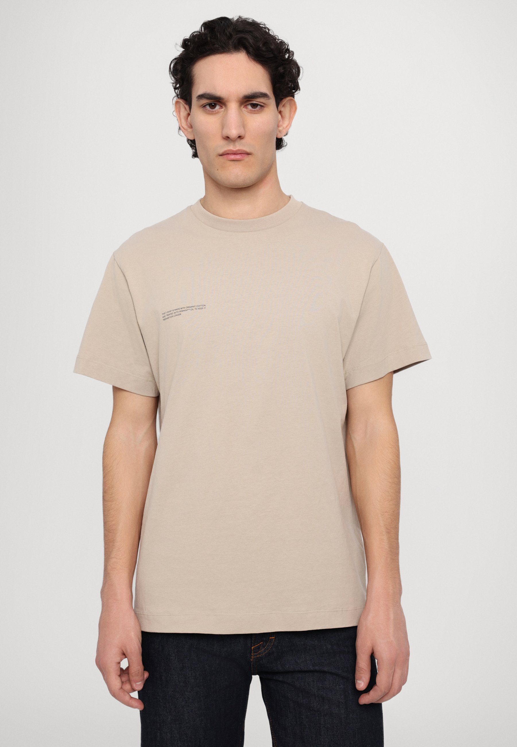 PANGAIA MIDWEIGHT UNISEX - T-shirt met print - steenkleur