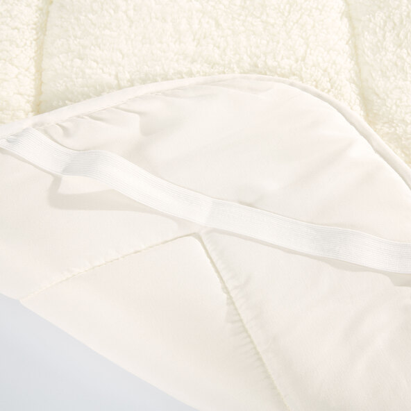 Topmadras i lammeuldslook