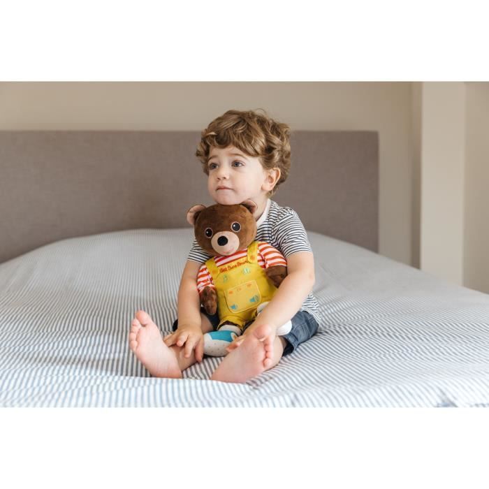 Gipsy Toys - Little Brown Bear - Talking Musical Plush Storyteller - 28 cm - Brown, Yellow, Red