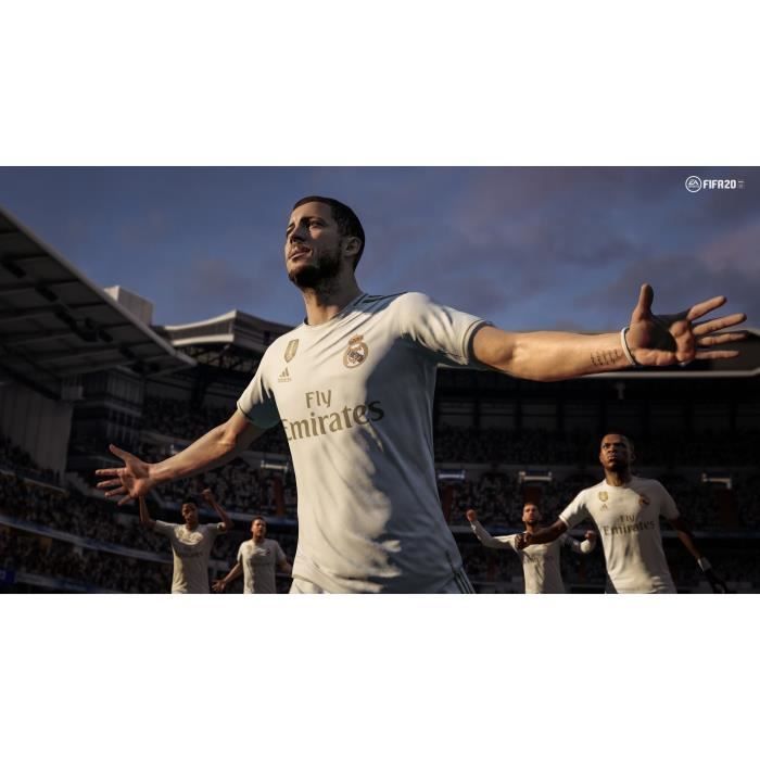 Console PS4 Slim 500 Go Noire/Jet Black + FIFA 20 Jeu PS4