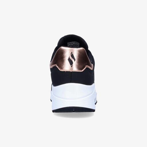  Skechers Uno