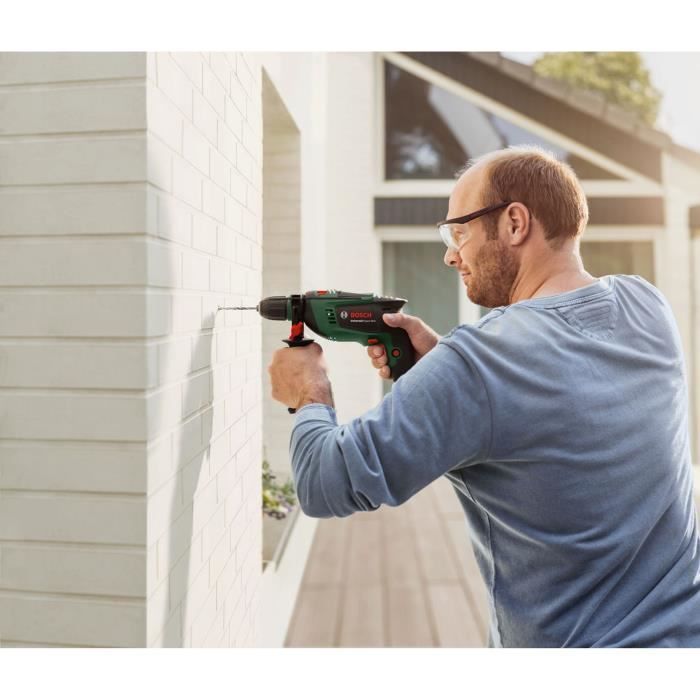 Taladro percutor con cable Bosch UniversalImpact 800 (800 W, 14 mm para hormigón, 30 mm para madera, incluye accesorios)