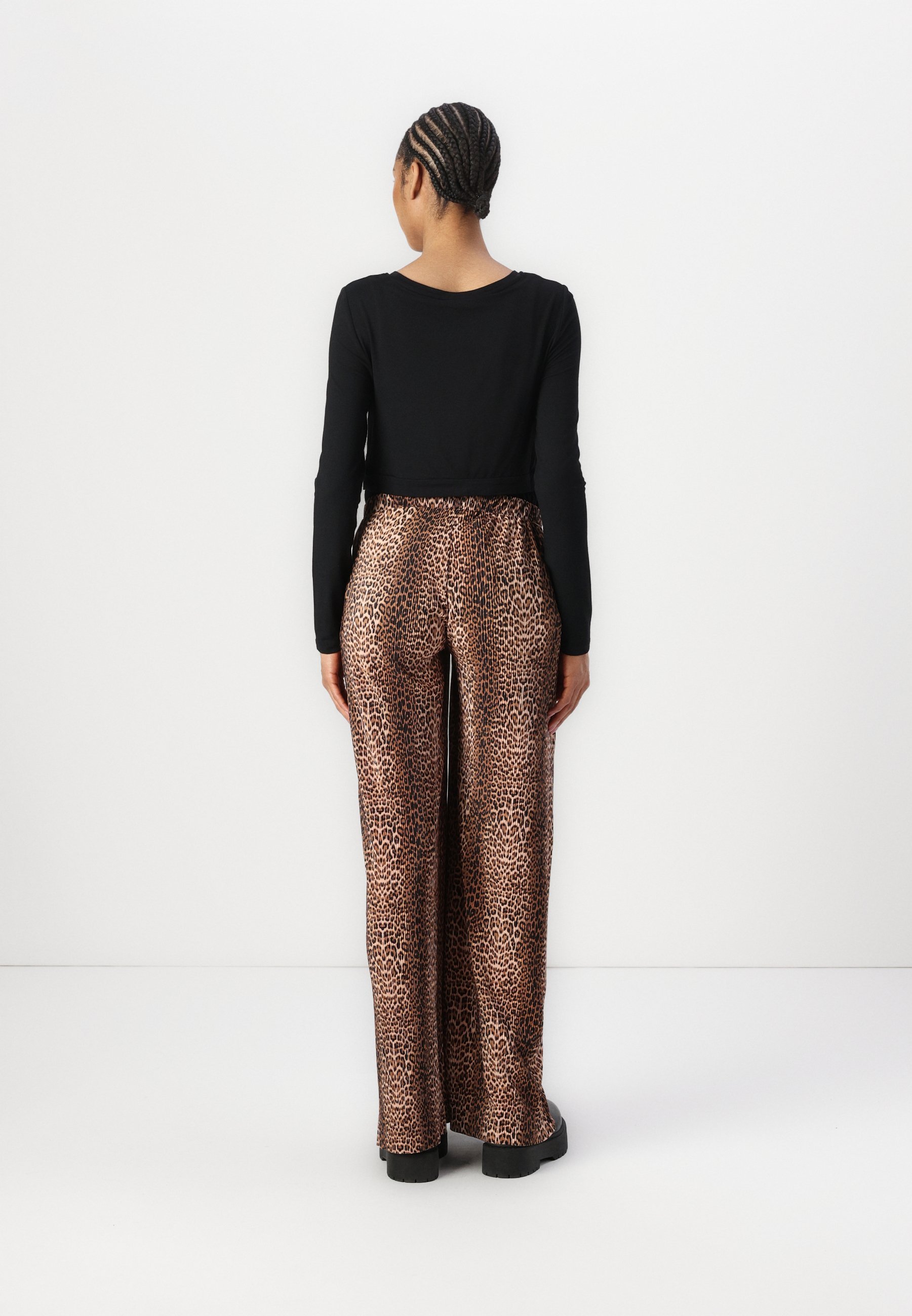 MAMALICIOUS MLAURA PLISSE PANTS - Broek - zwart