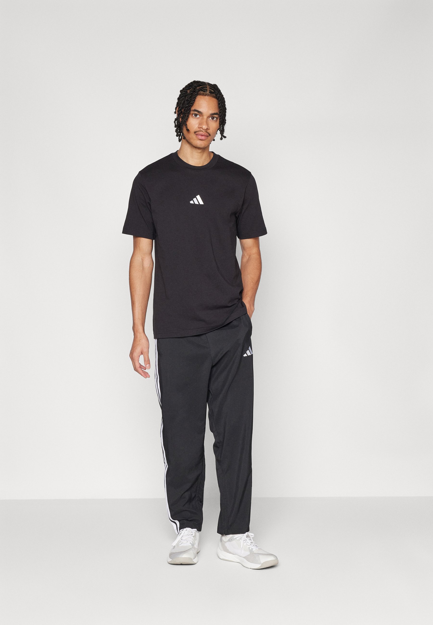 adidas Sportswear ESSENTIALS 3-STRIPES STANFORD OPEN HEM - Trainingsbroek - zwart/wit