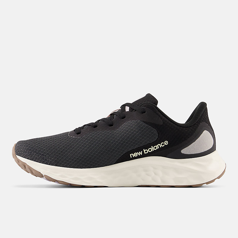 Damska pianka Fresh Foam Arishi v4 - Blacktop z solą morską