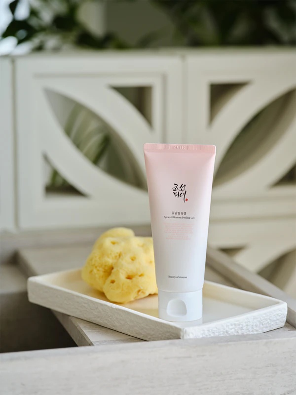 Beauty of Joseon Apricot Blossom pīlinga gels ar maigu sejas skrubi