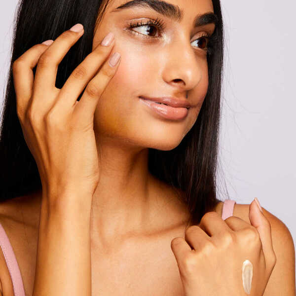 Rozjasňující krém Frilliance Self Glow 30ml