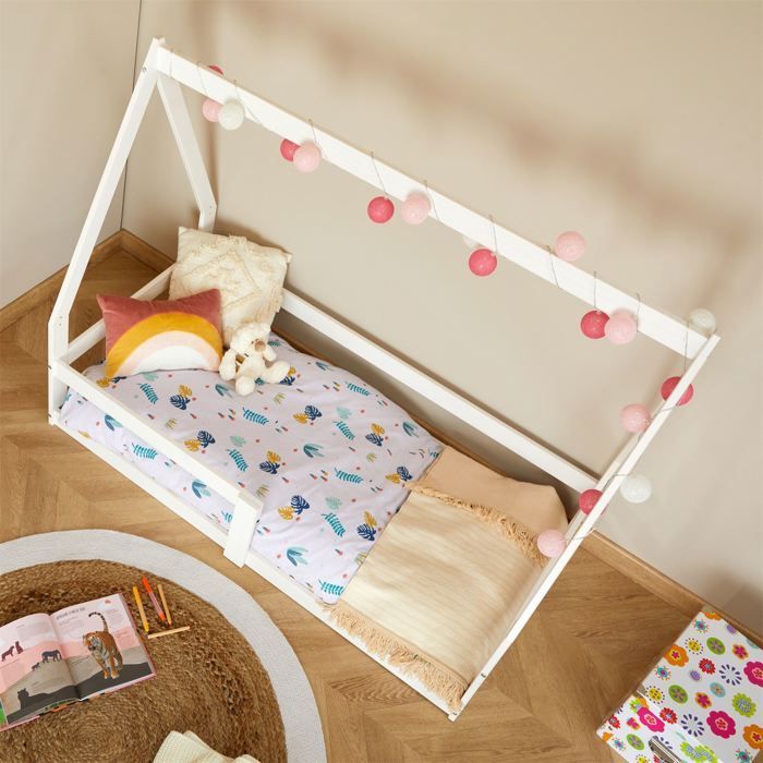 Cama tipo cabaña TAMI de 70x140 cm, cama individual para bebé o niño, estilo Montessori, en madera maciza de pino teñida de blanco.