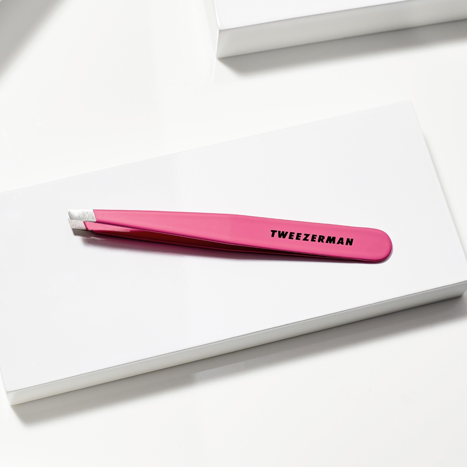 Tweezerman Slant Tweezer Pretty in Pink