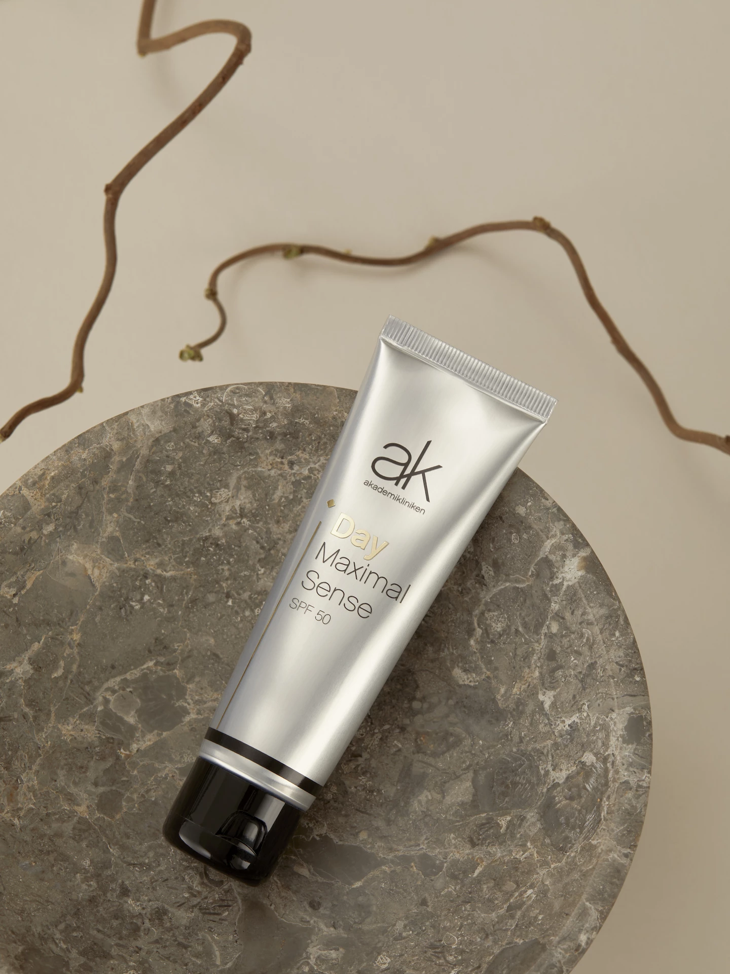 Day Maximal Sense SPF50 50 ml - Akademikliniken