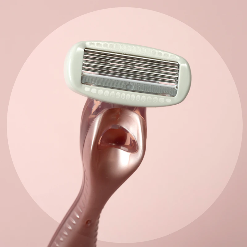 Wilkinson Sword Intuition Complete scheerapparaat + 4 reservekoppen.