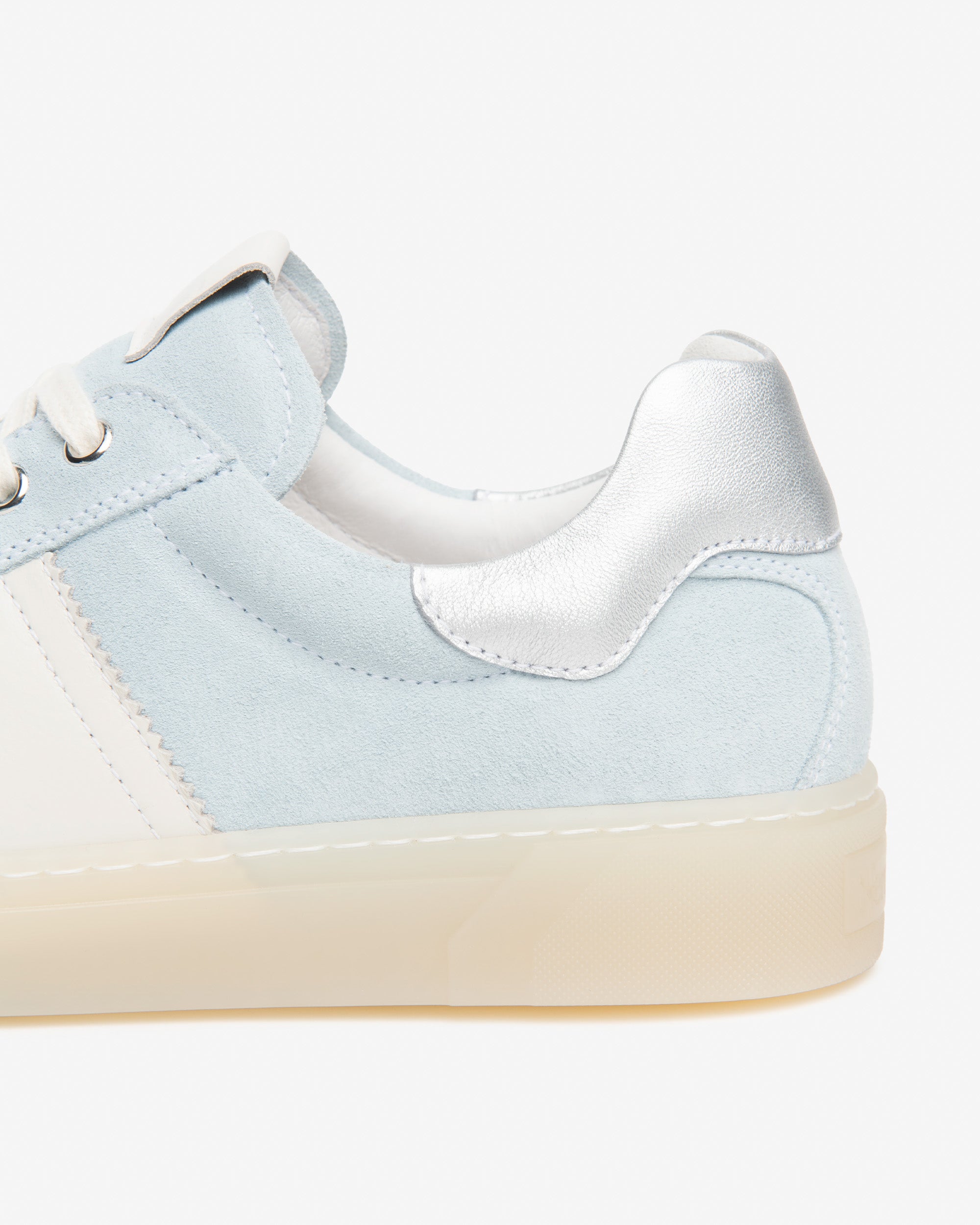  Damen-Sneaker aus Wildleder und Leder