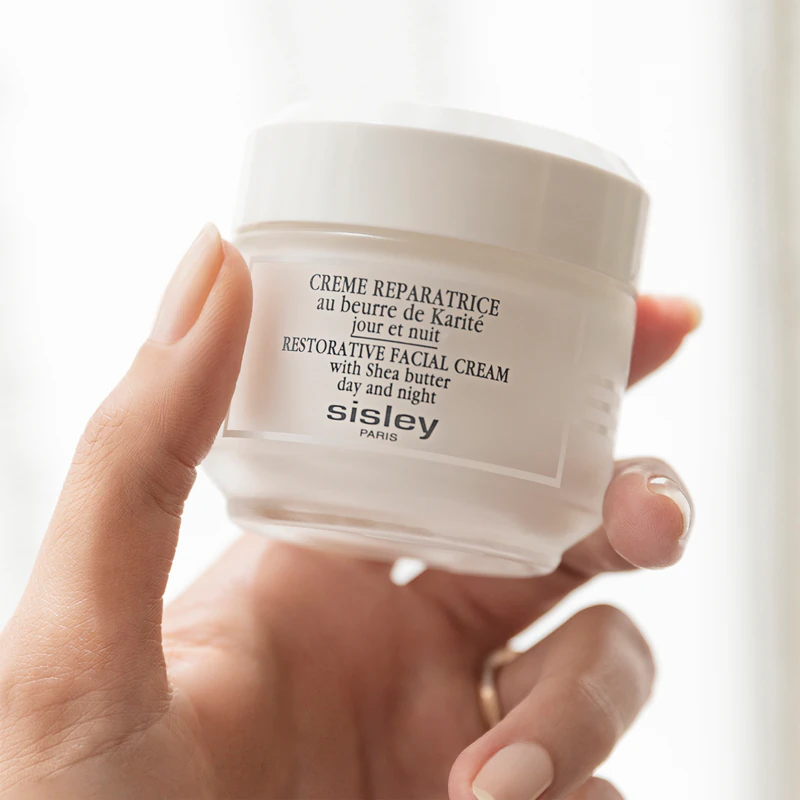Sisley Restorative Facial Cream upokojujúci krém, ktorý regeneruje a obnovuje pokožku