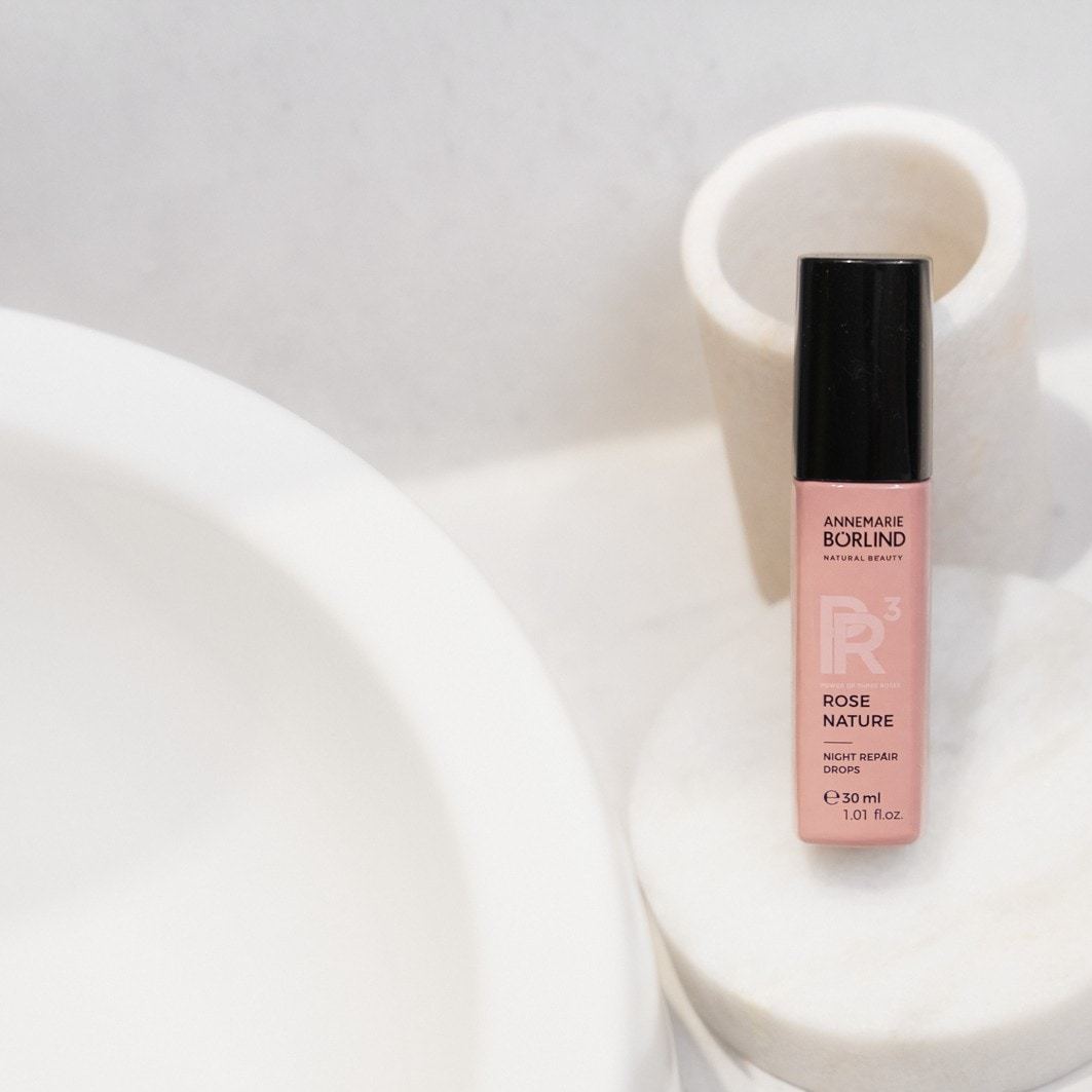 ANNEMARIE BÖRLIND nakts krēms ROSE NATURE Rose Nature nakts atjaunojošie pilieni - 30 ml