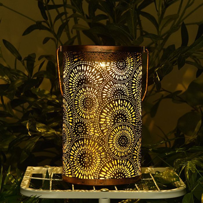 Hangende metalen buitenlantaarn op zonne-energie, groot, bronskleurig, chrysant.